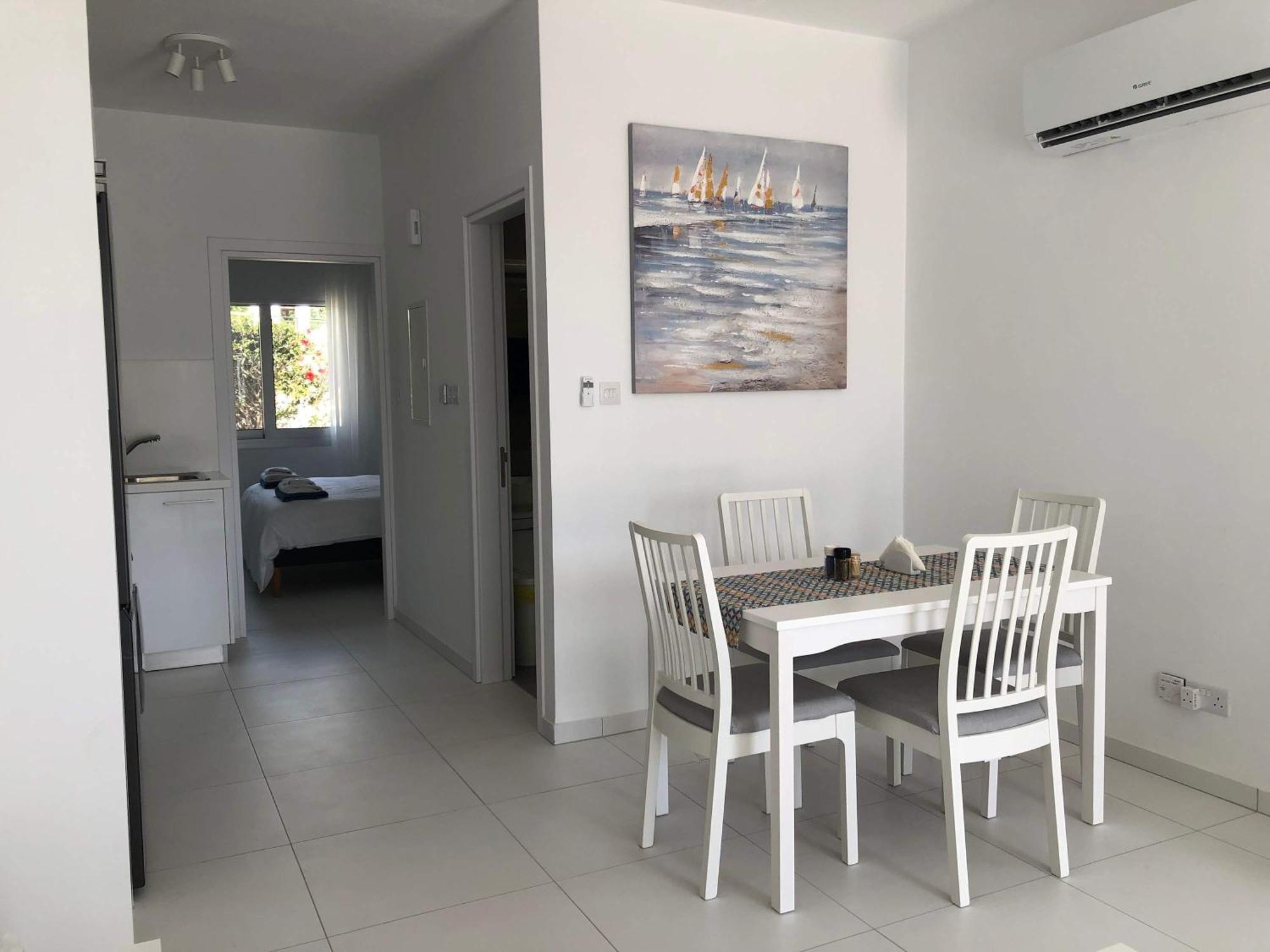 Elegant Beachside - 1 Min Walk To Venus Apartment Paphos