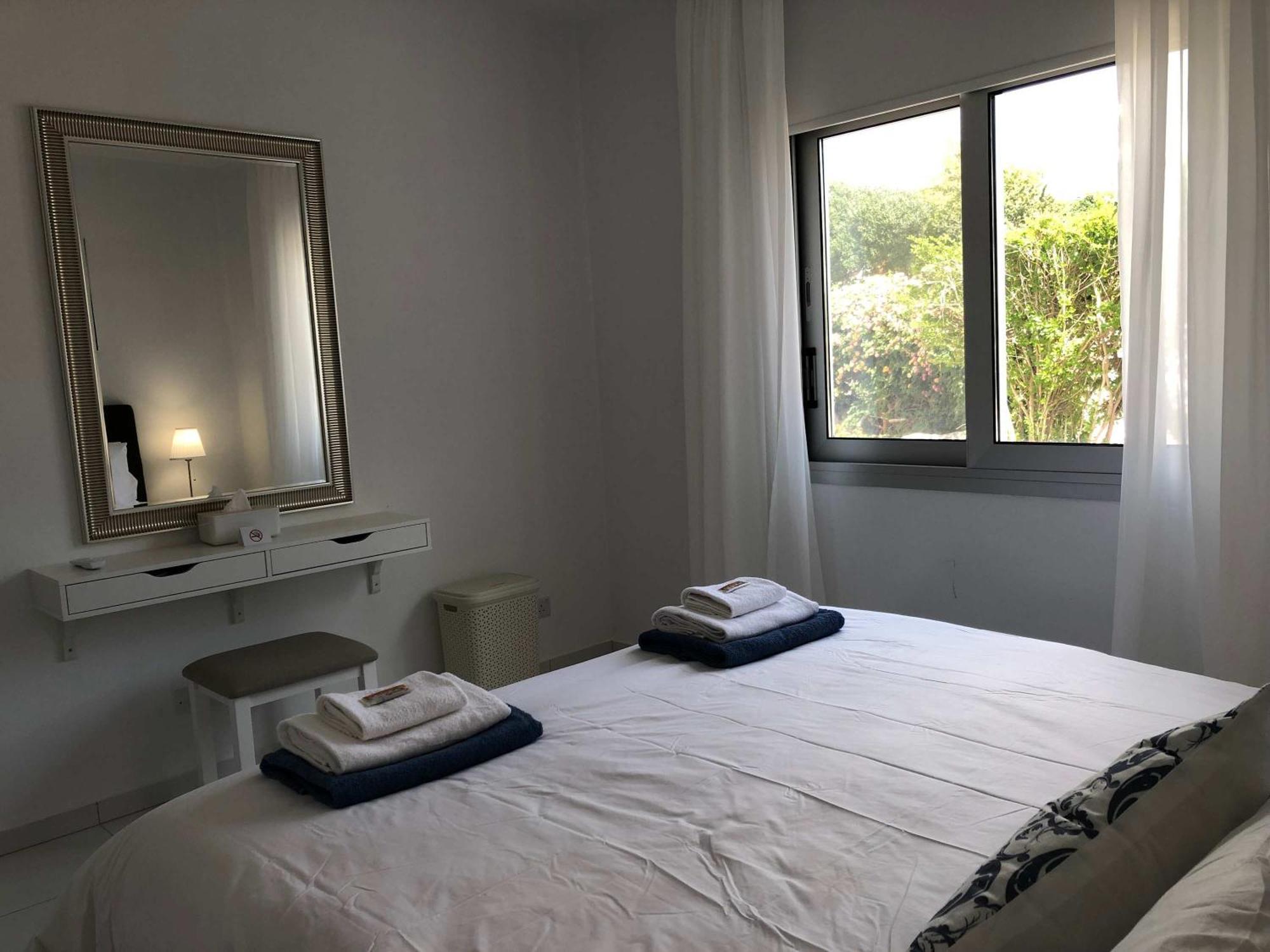Elegant Beachside - 1 Min Walk To Venus Paphos